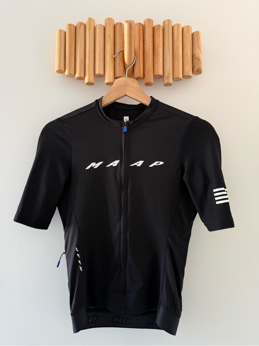 MAAP Women’s Evade Pro Base Jersey 2.0 Black Short Sleeve Cycling Jersey Small